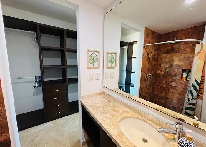 Stylish 2br 2ba Rooftop Pool & Sea Views *