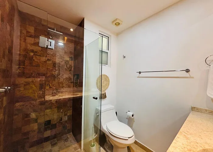 Stylish 2br 2ba Rooftop Pool & Sea Views Apartment *