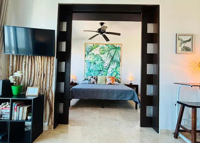 Apartment Stylish 2br 2ba Rooftop Pool & Sea Views *