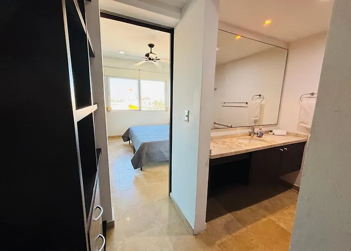 Stylish 2br 2ba Rooftop Pool & Sea Views *